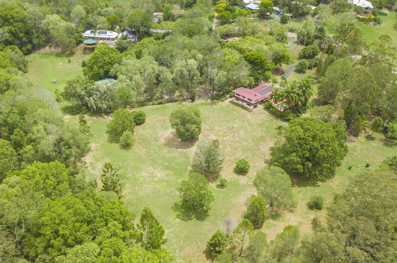 Photo - 11 Garrawin Court, Clear Mountain QLD 4500 - Image 16