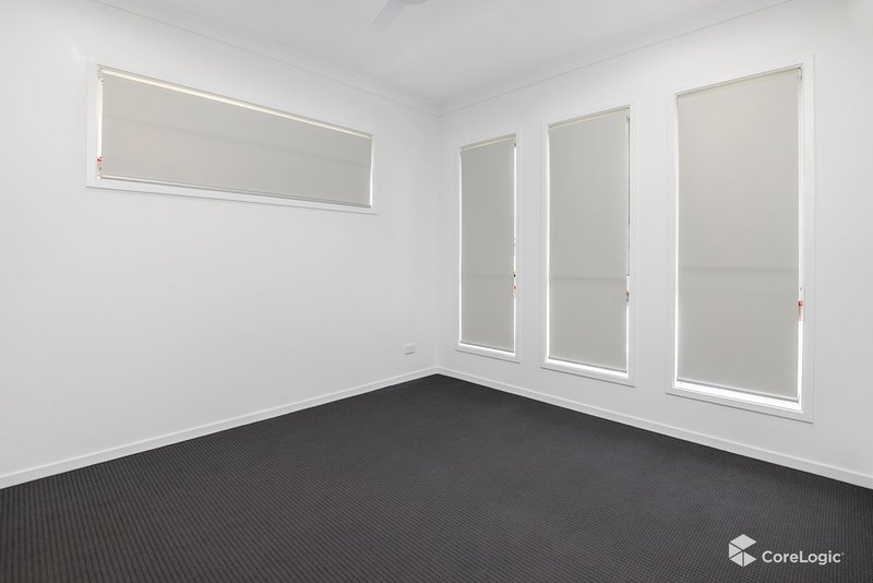 Photo - 11 Garrick Street, Park Ridge QLD 4125 - Image 5