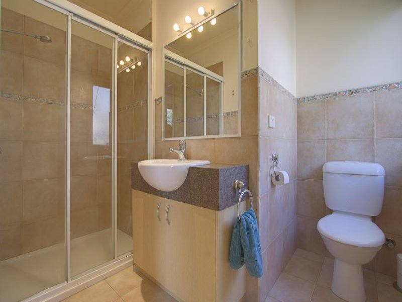 Photo - 1/1 Garrisson Grove, Wantirna South VIC 3152 - Image 3