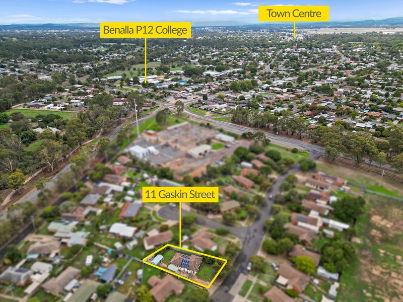 Photo - 11 Gaskin Street, Benalla VIC 3672 - Image 2