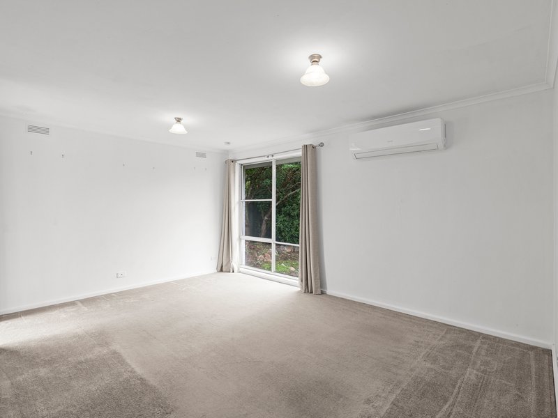 Photo - 11 Gaskin Street, Benalla VIC 3672 - Image 6
