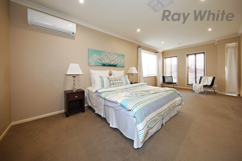 Photo - 11 Ginger Lane, Point Cook VIC 3030 - Image 3