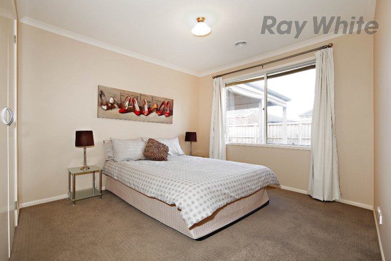 Photo - 11 Ginger Lane, Point Cook VIC 3030 - Image 11