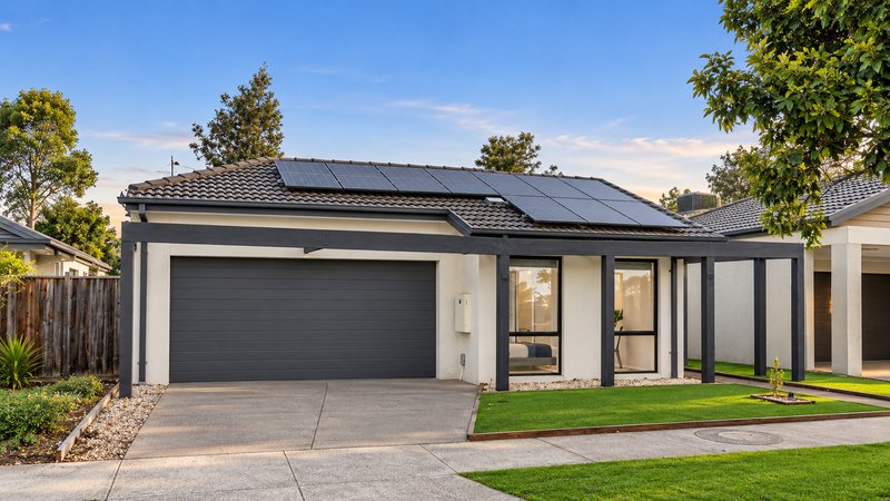 Photo - 11 Giverny Close, Burnside Heights VIC 3023 - Image 1