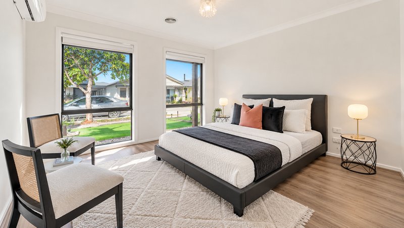 Photo - 11 Giverny Close, Burnside Heights VIC 3023 - Image 2