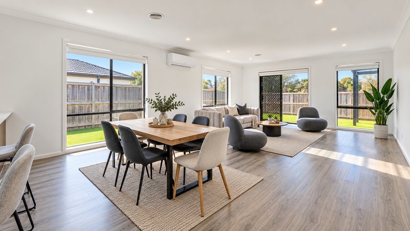 Photo - 11 Giverny Close, Burnside Heights VIC 3023 - Image 5
