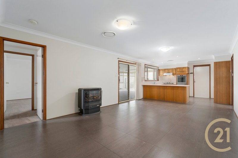 Photo - 11 Glanara Court, Wattle Grove NSW 2173 - Image 4