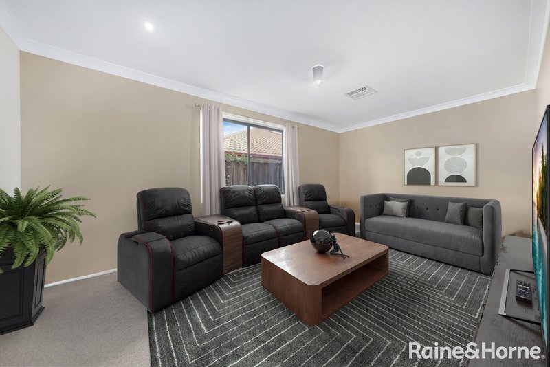 Photo - 11 Glatton Road, Glenfield NSW 2167 - Image 2