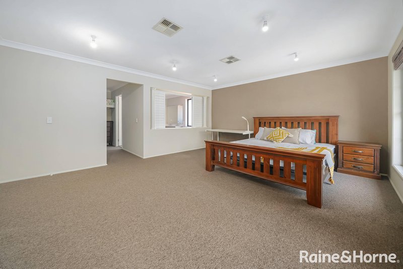 Photo - 11 Glatton Road, Glenfield NSW 2167 - Image 6