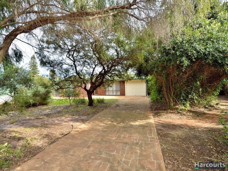 Photo - 11 Glauert Road, Coodanup WA 6210 - Image 2