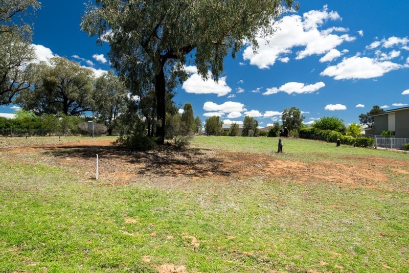 Photo - 11 Glenabbey Drive, Dubbo NSW 2830 - Image 2