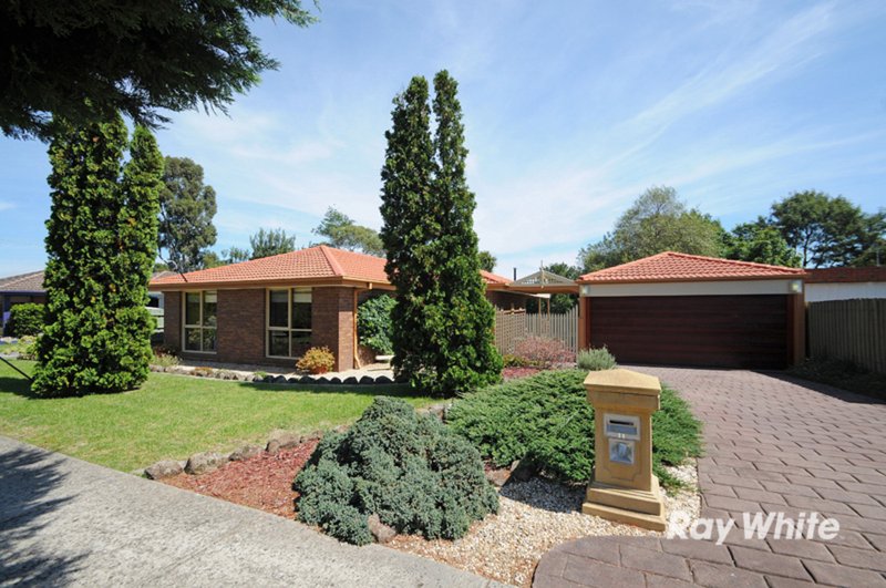 11 Glenbourne Road, Cranbourne VIC 3977