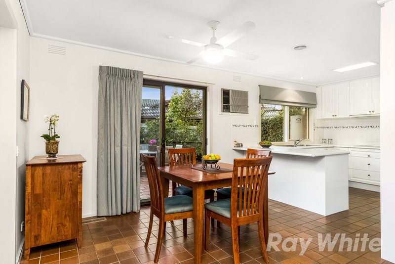 Photo - 11 Glenville Road, Glen Waverley VIC 3150 - Image 6