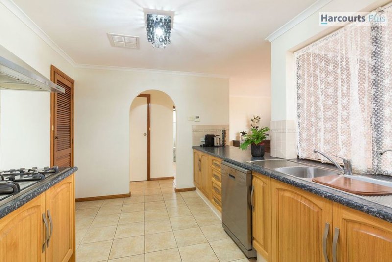 Photo - 11 Glenway Road, Hallett Cove SA 5158 - Image 10