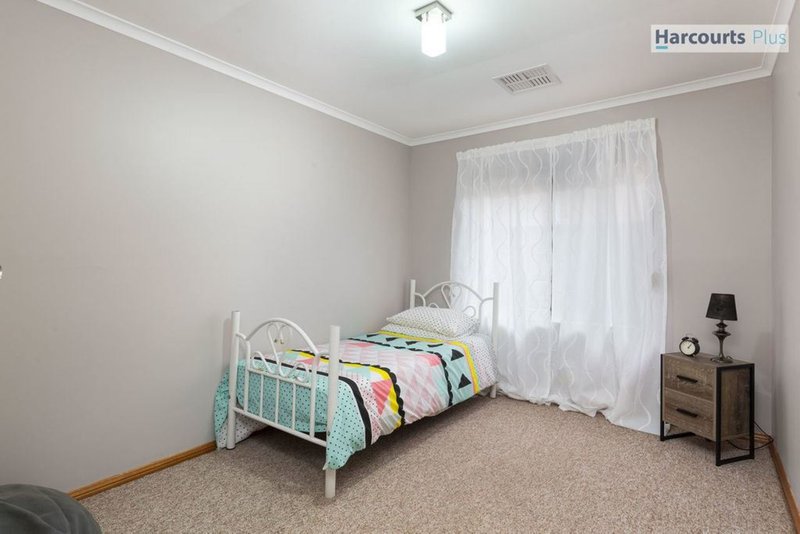 Photo - 11 Glenway Road, Hallett Cove SA 5158 - Image 15