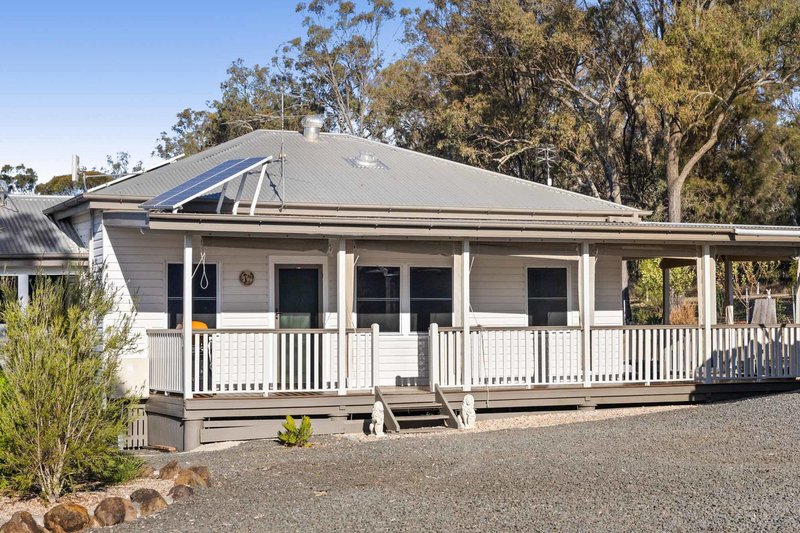 Photo - 11 Golf Course Road, Goombungee QLD 4354 - Image 1