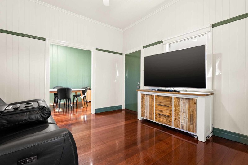 Photo - 11 Golf Course Road, Goombungee QLD 4354 - Image 3