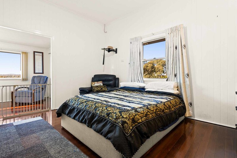 Photo - 11 Golf Course Road, Goombungee QLD 4354 - Image 6