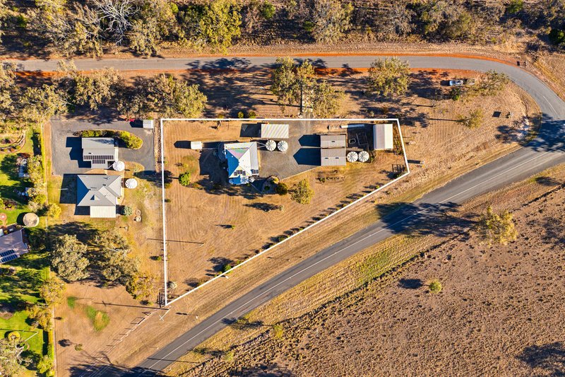 Photo - 11 Golf Course Road, Goombungee QLD 4354 - Image 11