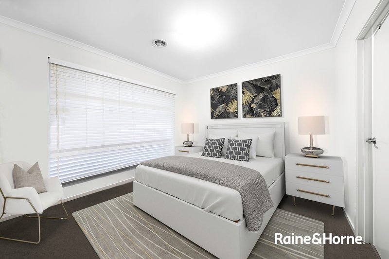 Photo - 11 Gossamer Way, Narre Warren South VIC 3805 - Image 2