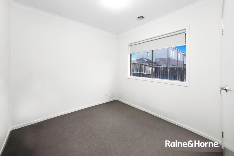 Photo - 11 Gossamer Way, Narre Warren South VIC 3805 - Image 4