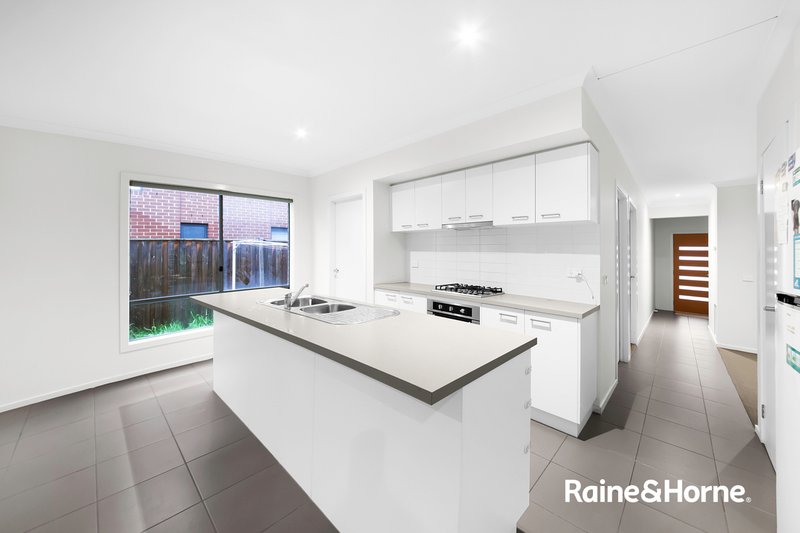 Photo - 11 Gossamer Way, Narre Warren South VIC 3805 - Image 6