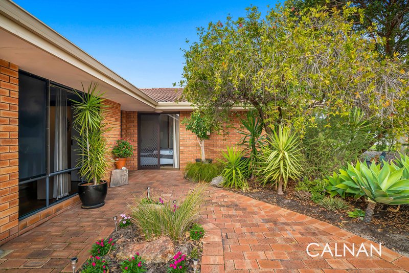 Photo - 11 Gracechurch Crescent, Leeming WA 6149 - Image 3