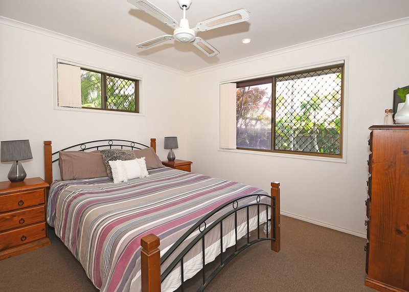 Photo - 11 Granada Court, Point Vernon QLD 4655 - Image 5