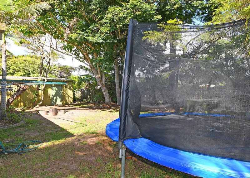 Photo - 11 Granada Court, Point Vernon QLD 4655 - Image 15