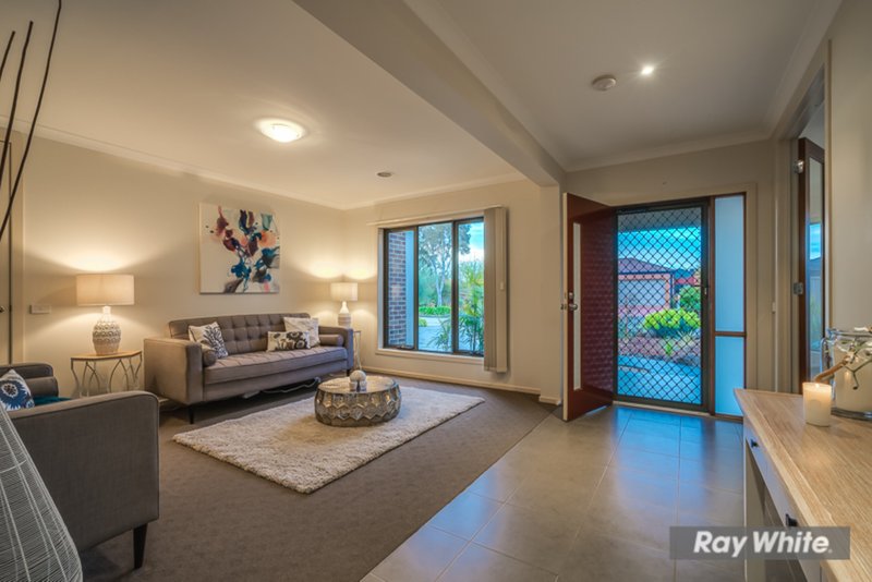 Photo - 11 Grand Place, Tarneit VIC 3029 - Image 3