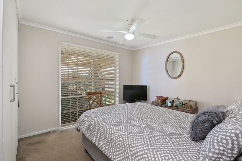 Photo - 11 Grange Court, Corio VIC 3214 - Image 4