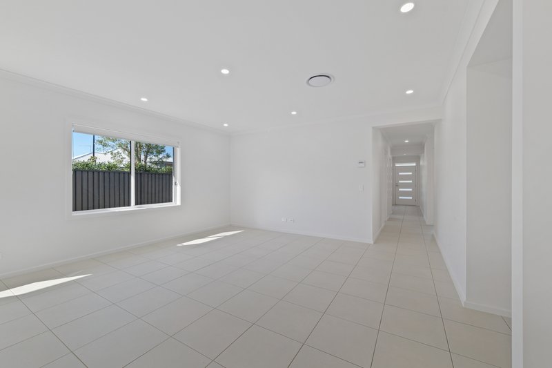 Photo - 11 Grassy Street, Banya QLD 4551 - Image 6