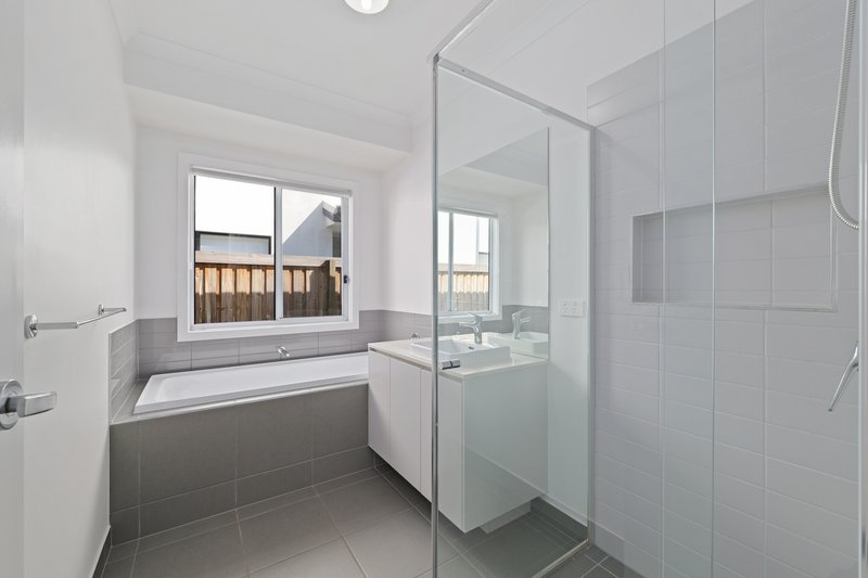 Photo - 11 Grassy Street, Banya QLD 4551 - Image 9