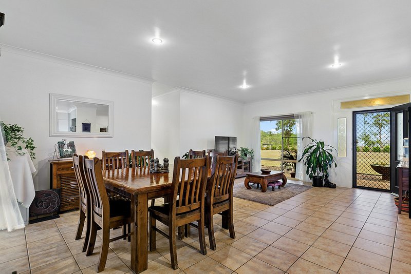 Photo - 11 Green Acres Road, Dundowran QLD 4655 - Image 7