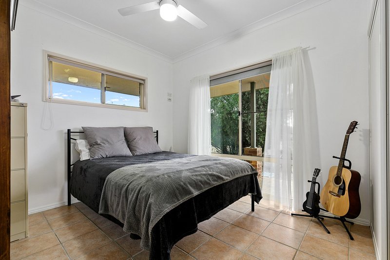 Photo - 11 Green Acres Road, Dundowran QLD 4655 - Image 13