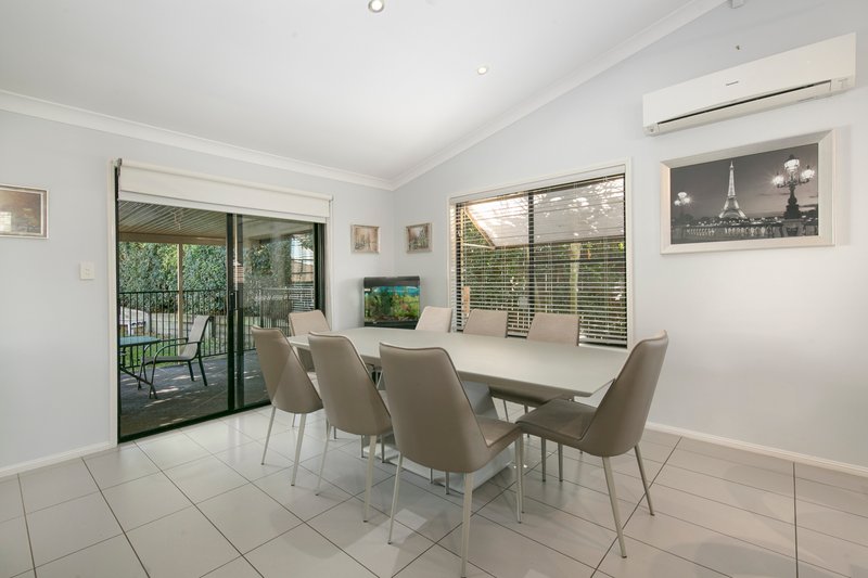 Photo - 11 Green Place, Durack QLD 4077 - Image 6