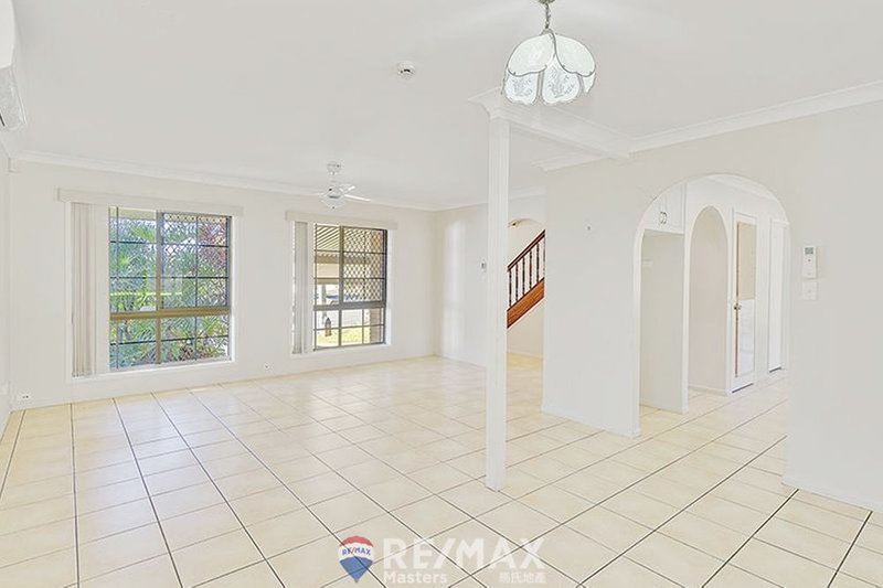 Photo - 11 Green Way, Rochedale South QLD 4123 - Image 2