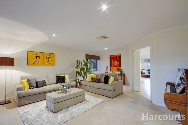 Photo - 11 Greenhill Rise, Ringwood North VIC 3134 - Image 2