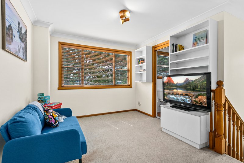 Photo - 11 Greenlands Avenue, Peakhurst NSW 2210 - Image 5