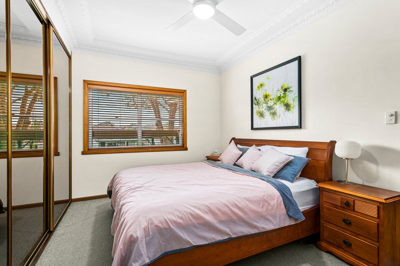 Photo - 11 Greenlands Avenue, Peakhurst NSW 2210 - Image 7