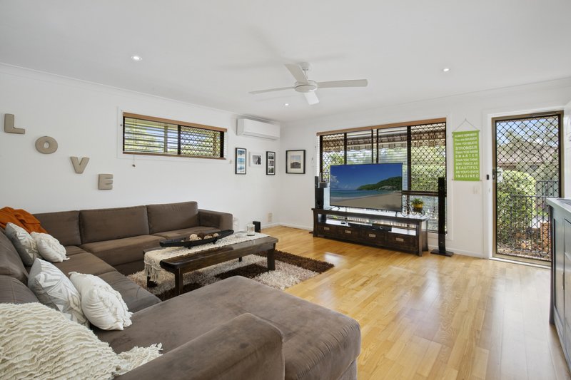 Photo - 1/1 Greenleaf Close, Burleigh Waters QLD 4220 - Image 6