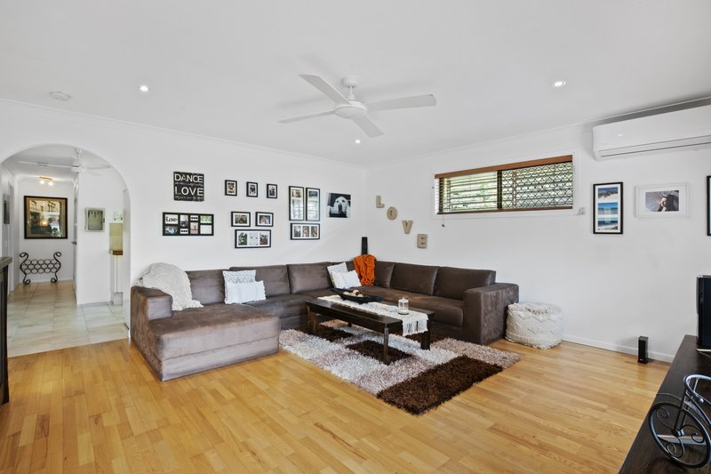 Photo - 1/1 Greenleaf Close, Burleigh Waters QLD 4220 - Image 7