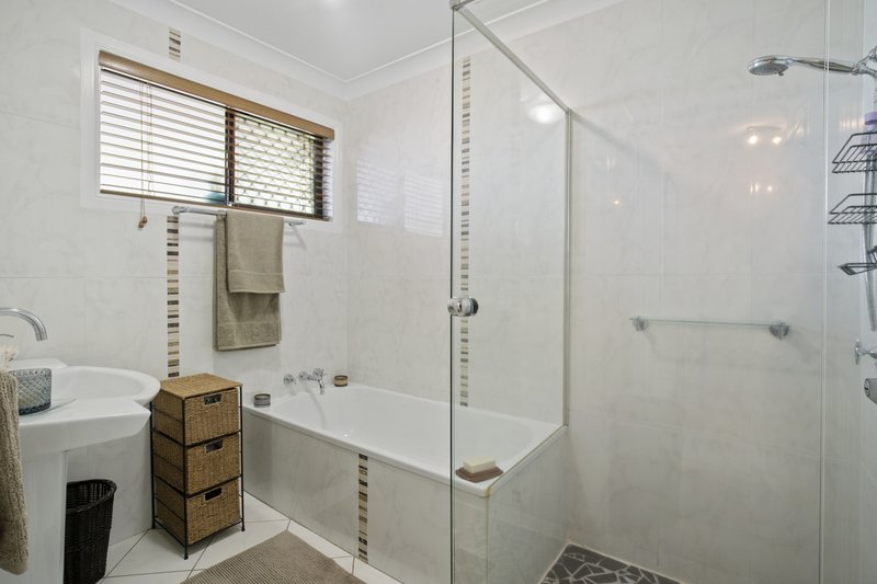 Photo - 1/1 Greenleaf Close, Burleigh Waters QLD 4220 - Image 13