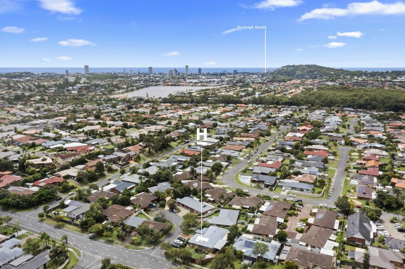 Photo - 1/1 Greenleaf Close, Burleigh Waters QLD 4220 - Image 25