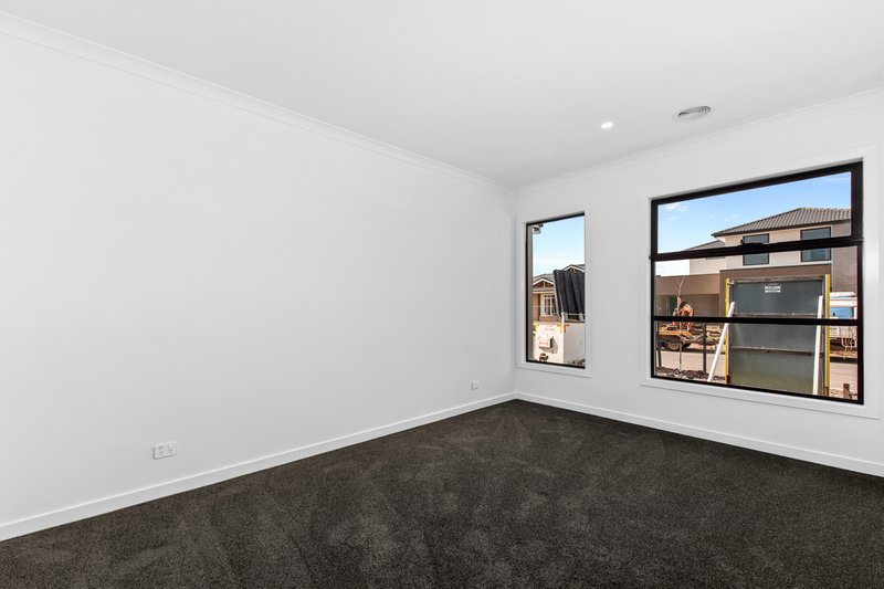 Photo - 11 Greenwood Road, Donnybrook VIC 3064 - Image 6