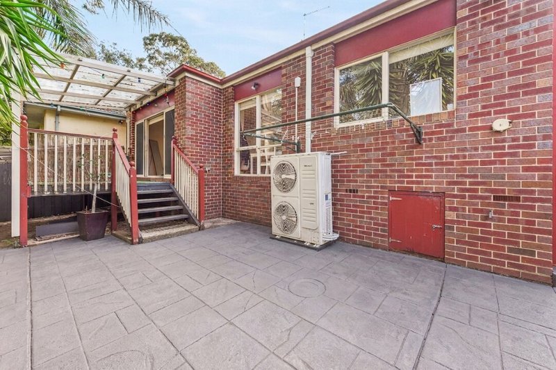 Photo - 11 Griffiths Court, Mount Waverley VIC 3149 - Image 5