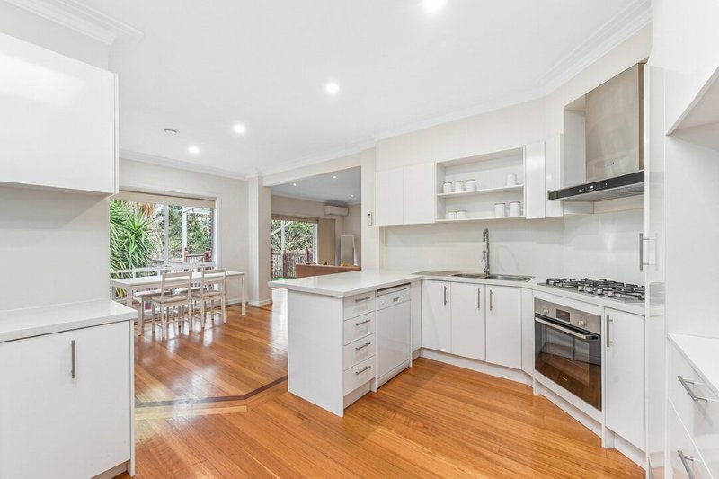 Photo - 11 Griffiths Court, Mount Waverley VIC 3149 - Image 8