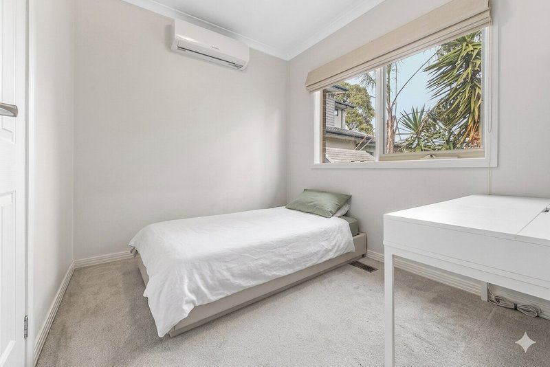Photo - 11 Griffiths Court, Mount Waverley VIC 3149 - Image 10