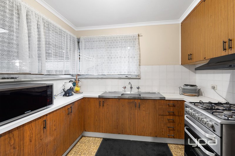 Photo - 11 Gumtree Close, St Albans VIC 3021 - Image 4