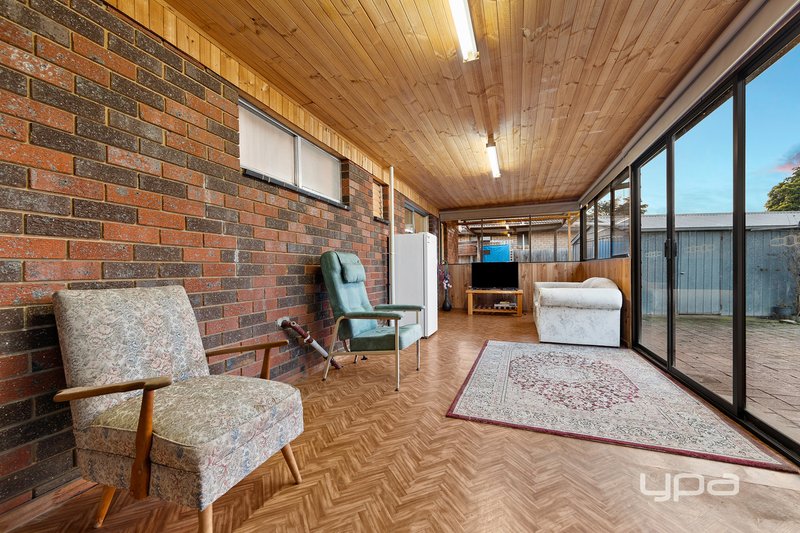 Photo - 11 Gumtree Close, St Albans VIC 3021 - Image 6